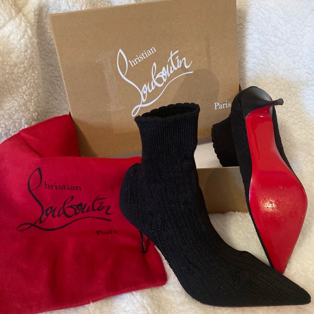 Only worn once and very gently used